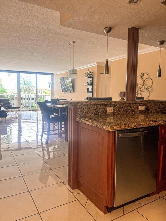 For Sale: $465,000 (2 beds, 2 baths, 1222 Square Feet)