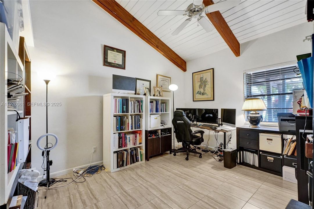 На продажу: $585,000 (2 спален, 2 ванн, 1624 Квадратных фут)