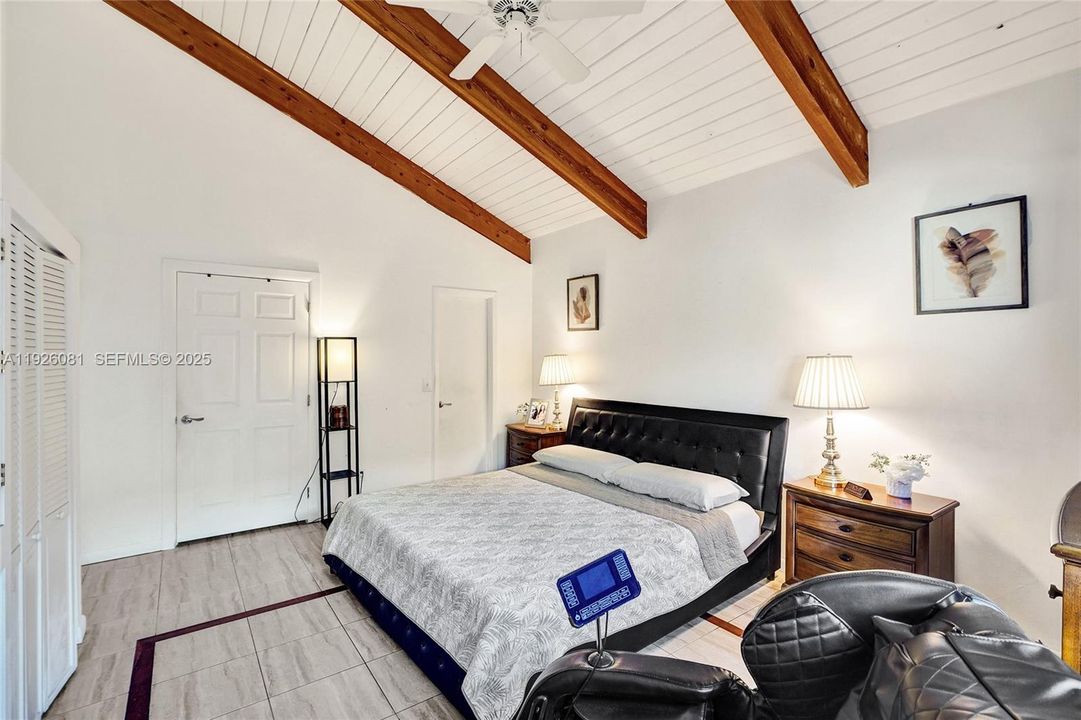 На продажу: $585,000 (2 спален, 2 ванн, 1624 Квадратных фут)