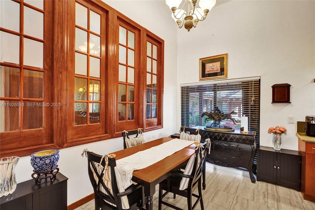 На продажу: $585,000 (2 спален, 2 ванн, 1624 Квадратных фут)