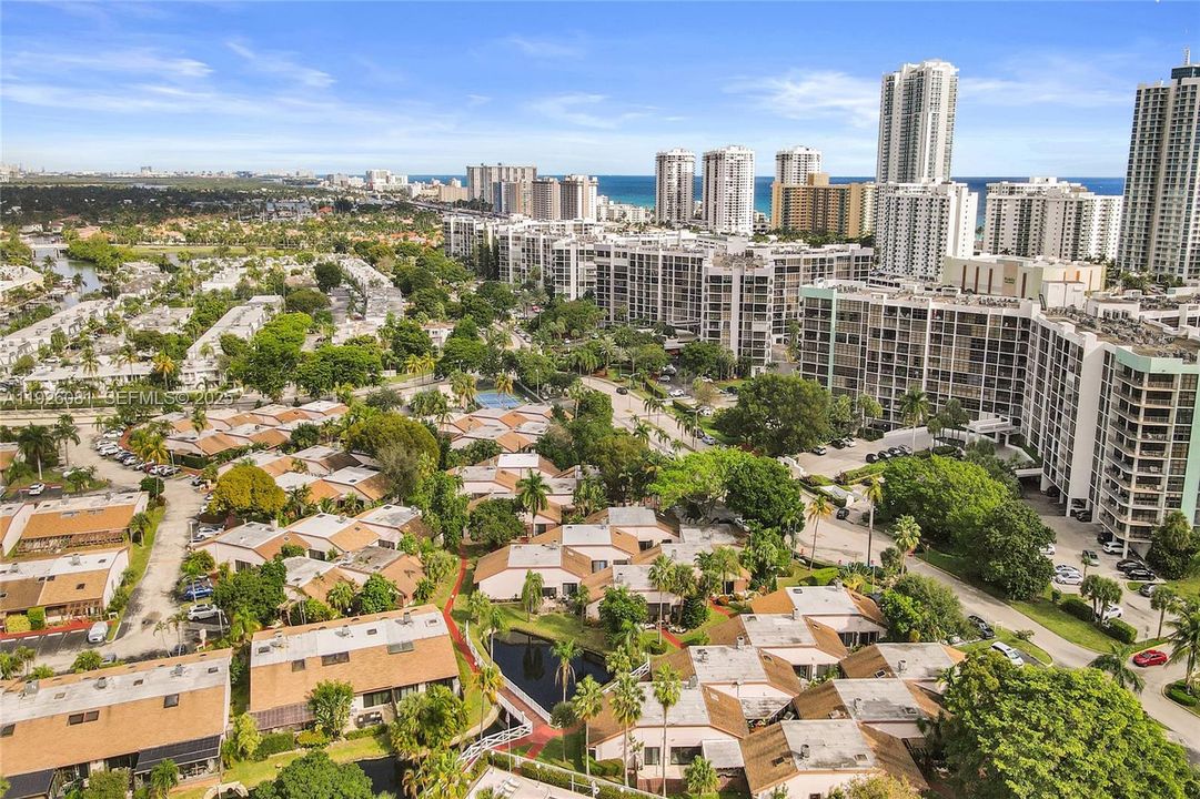 На продажу: $585,000 (2 спален, 2 ванн, 1624 Квадратных фут)