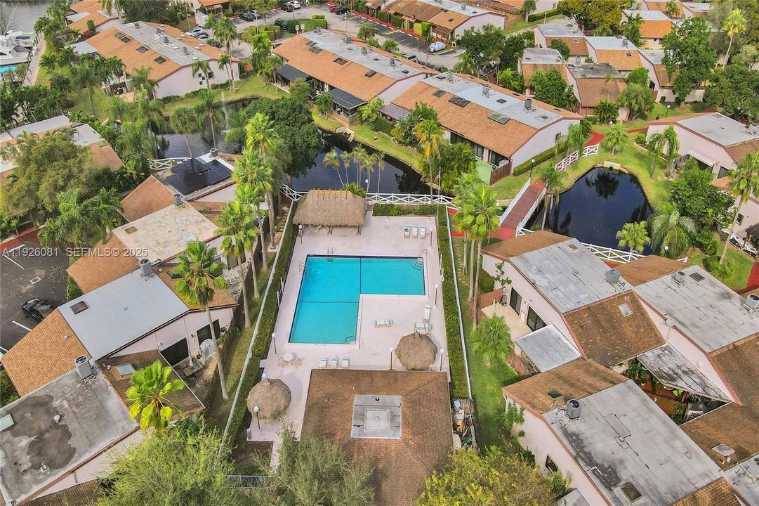 На продажу: $585,000 (2 спален, 2 ванн, 1624 Квадратных фут)