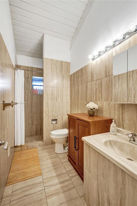 На продажу: $585,000 (2 спален, 2 ванн, 1624 Квадратных фут)