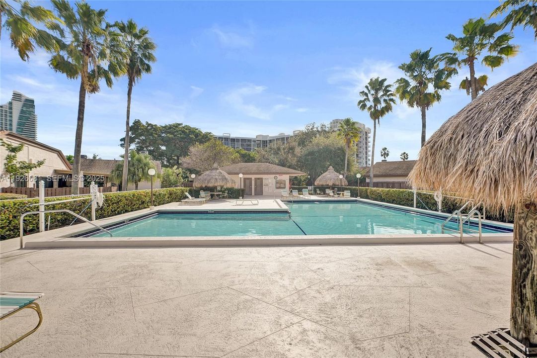 На продажу: $585,000 (2 спален, 2 ванн, 1624 Квадратных фут)