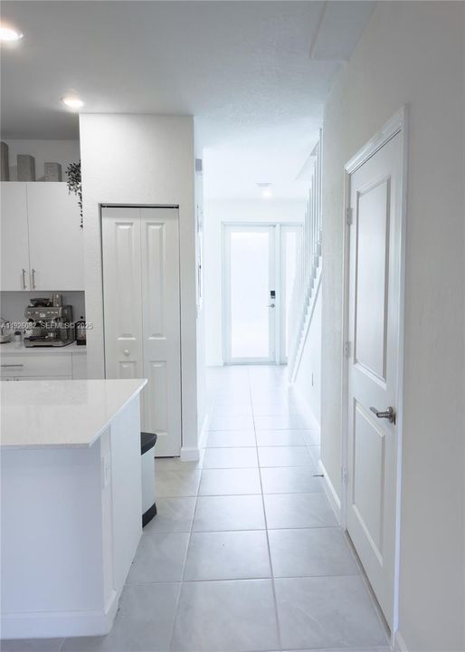 На продажу: $465,000 (4 спален, 2 ванн, 1872 Квадратных фут)