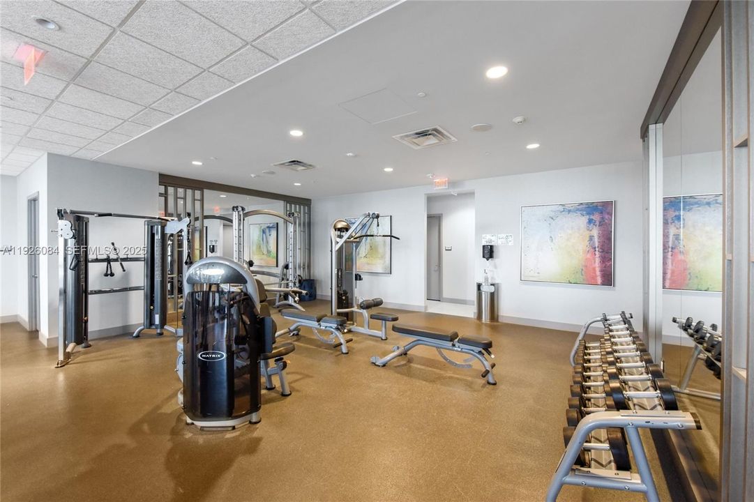 For Sale: $425,900 (1 beds, 1 baths, 769 Square Feet)