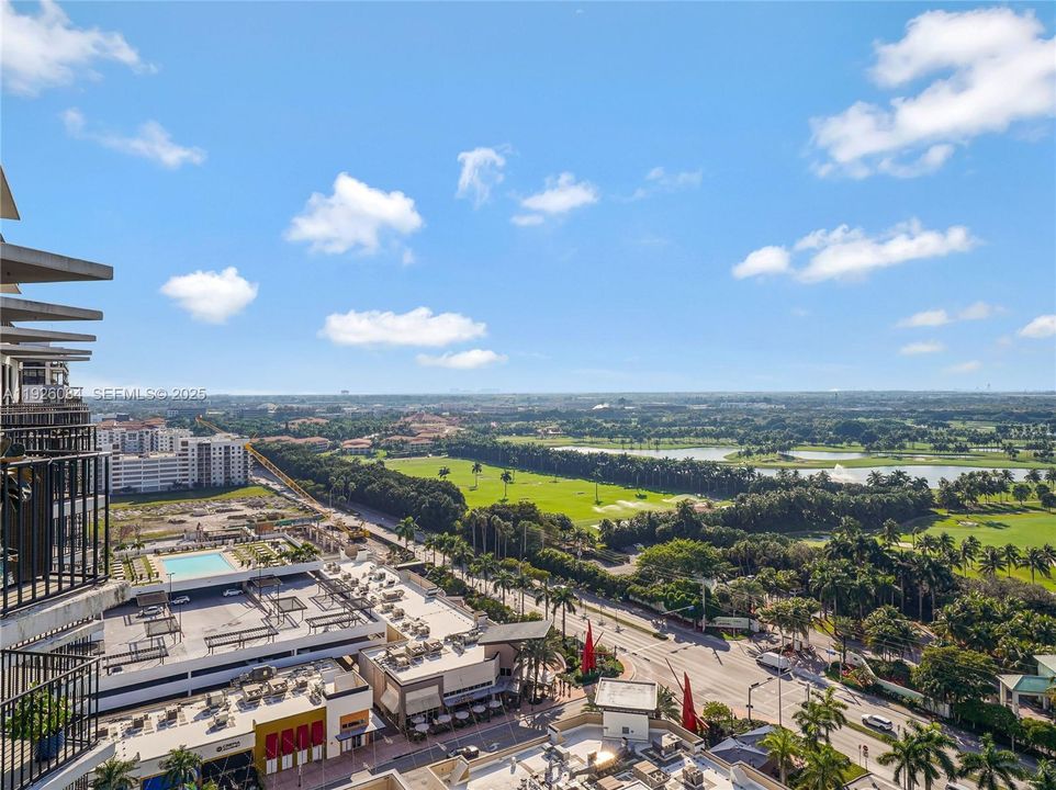 For Sale: $425,900 (1 beds, 1 baths, 769 Square Feet)