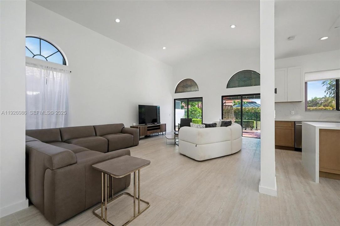 For Rent: $6,000 (3 beds, 2 baths, 2310 Square Feet)