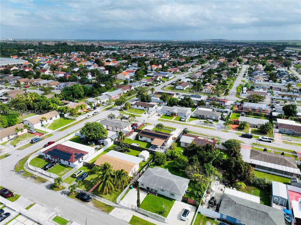 En Venta: $570,000 (3 camas, 2 baños, 1515 Pies cuadrados)