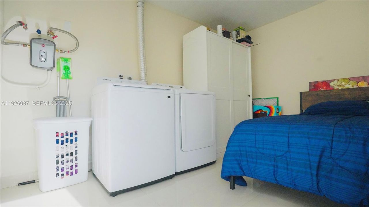 En Venta: $570,000 (3 camas, 2 baños, 1515 Pies cuadrados)