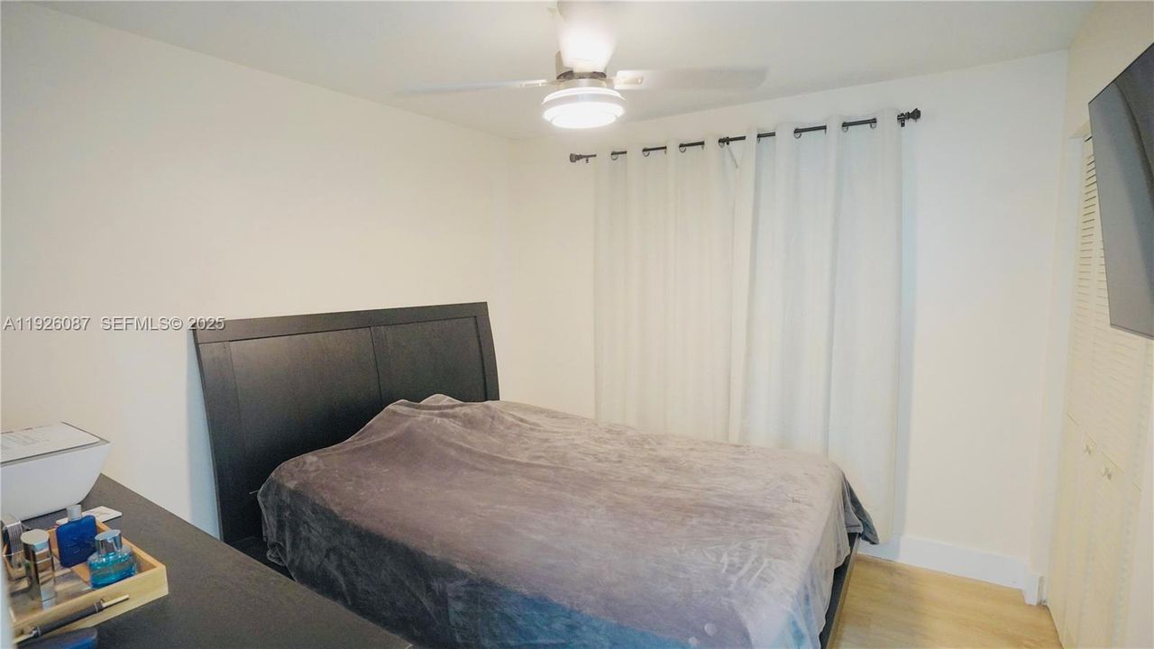 En Venta: $570,000 (3 camas, 2 baños, 1515 Pies cuadrados)