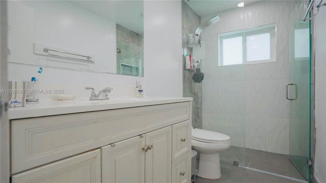 En Venta: $570,000 (3 camas, 2 baños, 1515 Pies cuadrados)