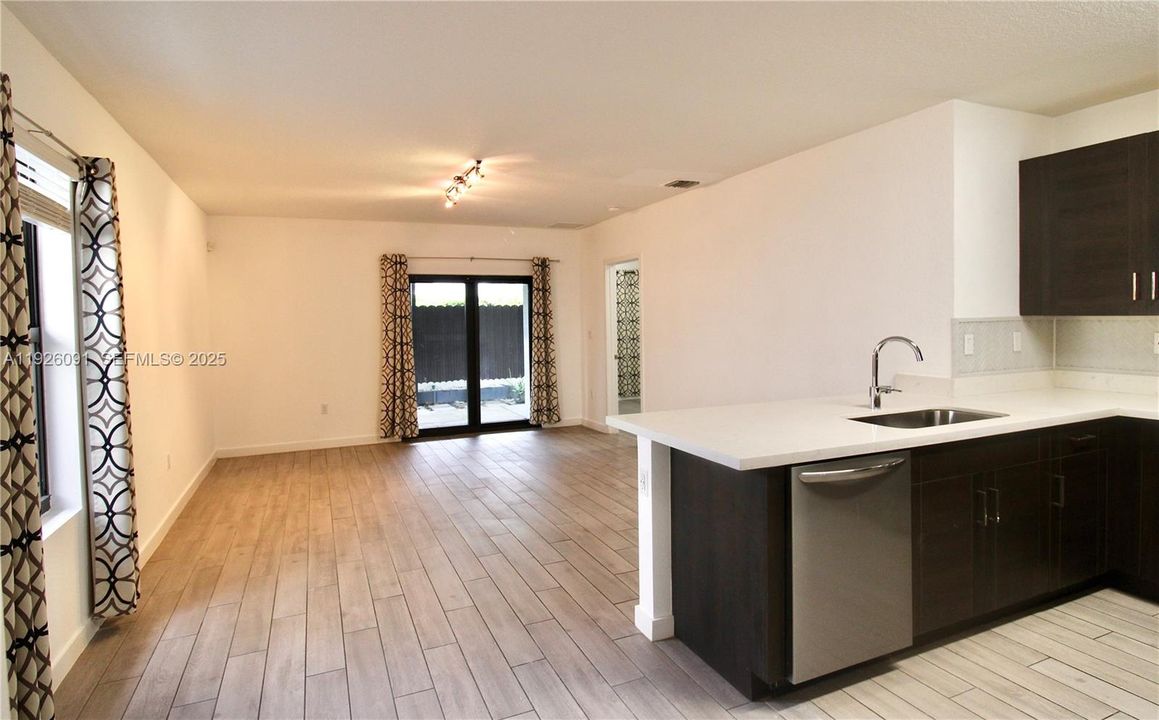 En Renta: $2,900 (3 camas, 2 baños, 1521 Pies cuadrados)