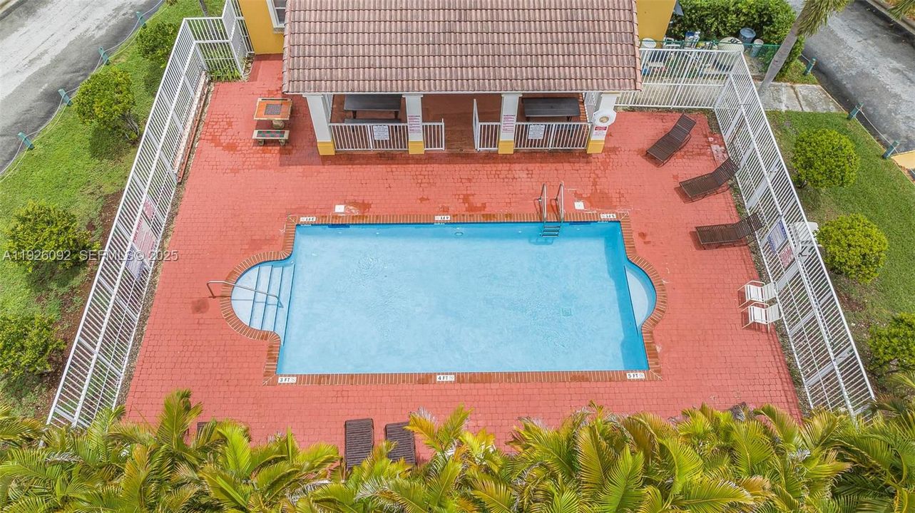 待售: $335,000 (3 贝兹, 3 浴室, 1587 平方英尺)