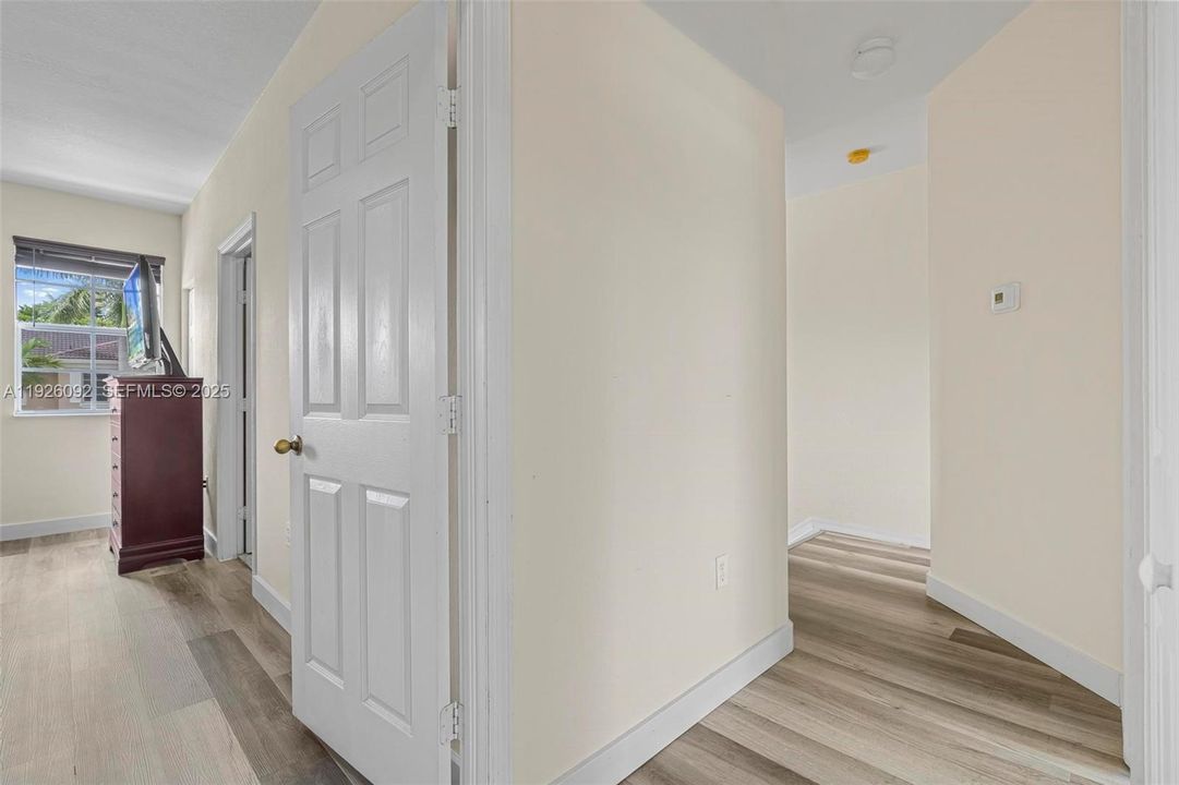 待售: $335,000 (3 贝兹, 3 浴室, 1587 平方英尺)