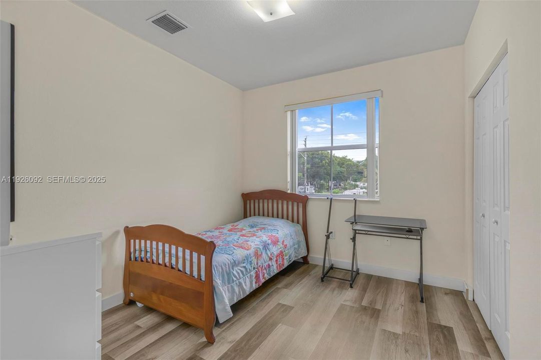 待售: $335,000 (3 贝兹, 3 浴室, 1587 平方英尺)