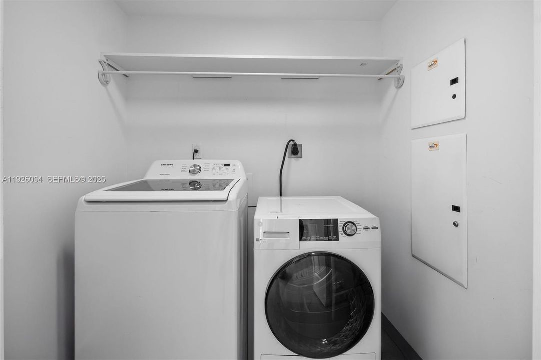 En Venta: $995,000 (2 camas, 2 baños, 1508 Pies cuadrados)