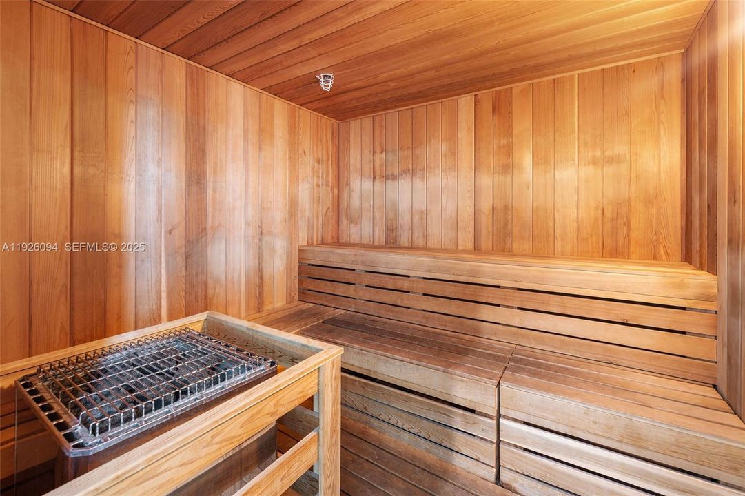 En Venta: $995,000 (2 camas, 2 baños, 1508 Pies cuadrados)