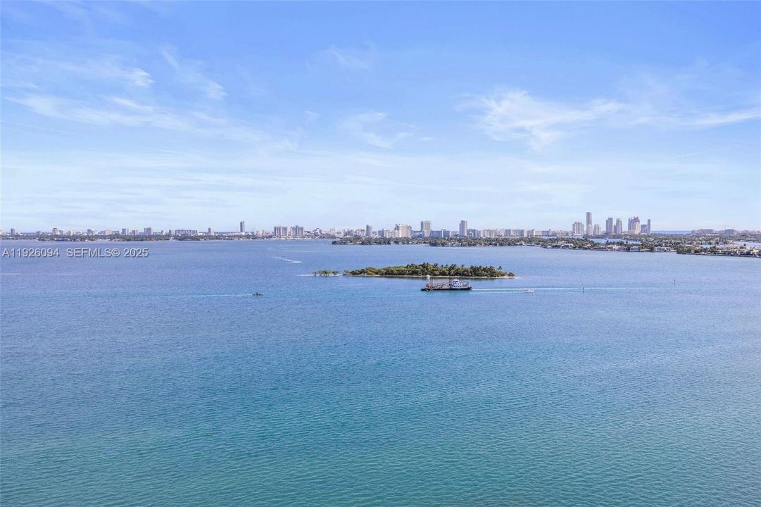 En Venta: $995,000 (2 camas, 2 baños, 1508 Pies cuadrados)