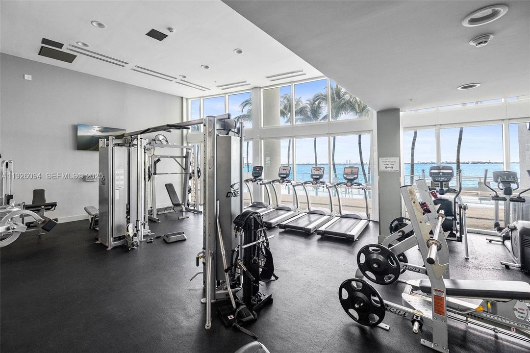 En Venta: $995,000 (2 camas, 2 baños, 1508 Pies cuadrados)