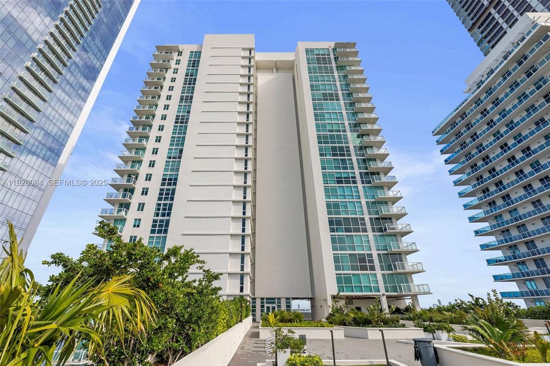 En Venta: $995,000 (2 camas, 2 baños, 1508 Pies cuadrados)