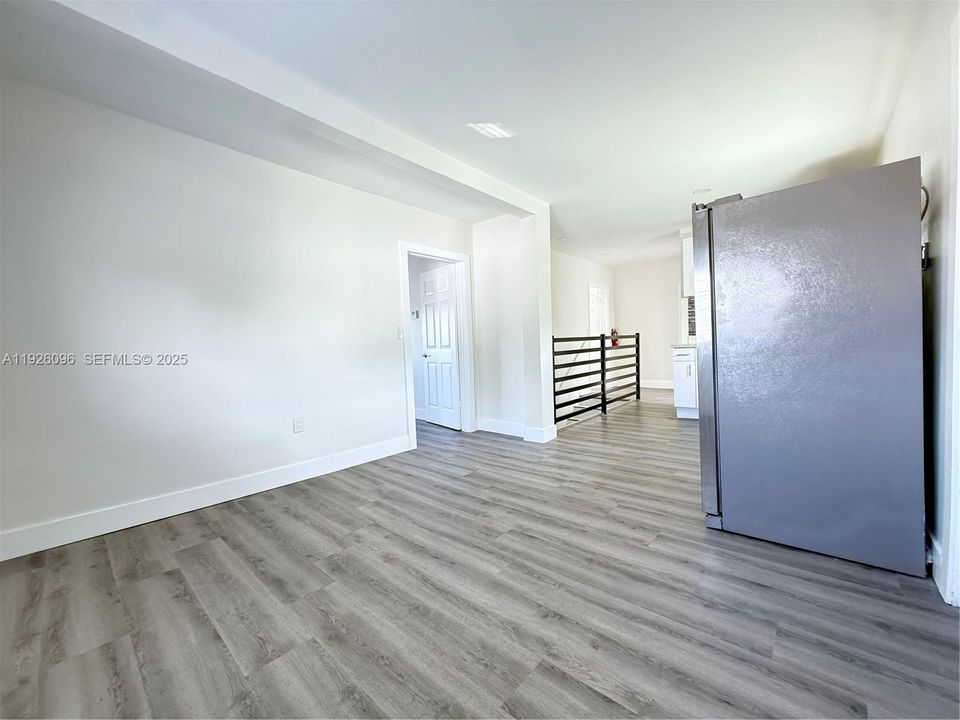 В аренду: $2,400 (2 спален, 1 ванн, 2984 Квадратных фут)