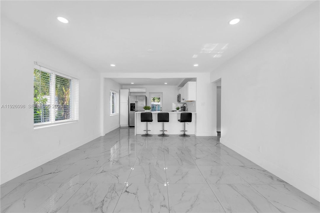 На продажу: $463,000 (2 спален, 1 ванн, 862 Квадратных фут)