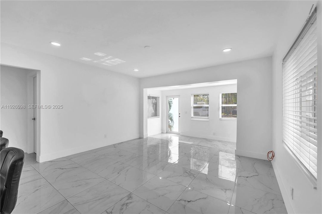 На продажу: $463,000 (2 спален, 1 ванн, 862 Квадратных фут)