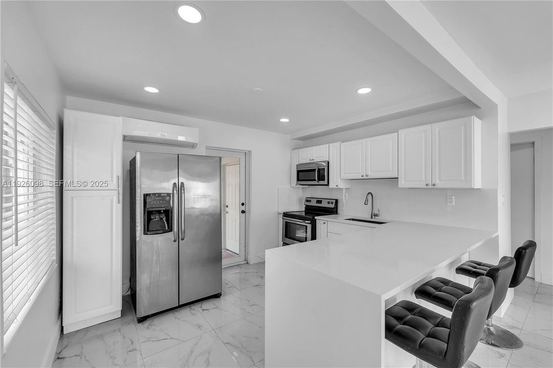 На продажу: $463,000 (2 спален, 1 ванн, 862 Квадратных фут)