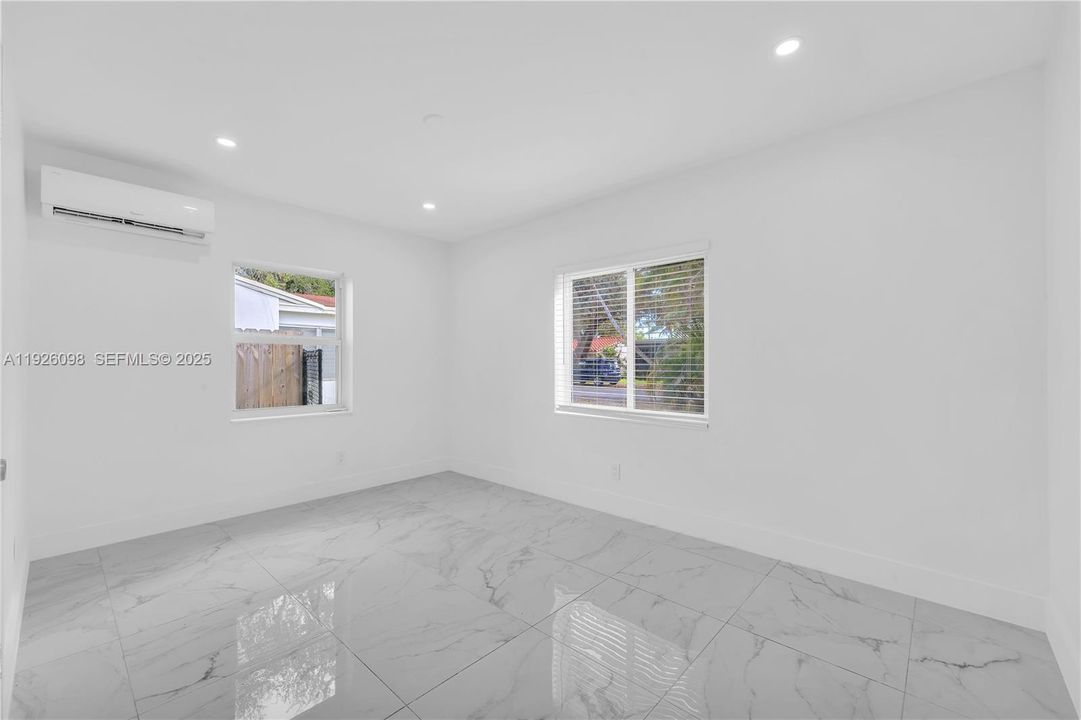 На продажу: $463,000 (2 спален, 1 ванн, 862 Квадратных фут)