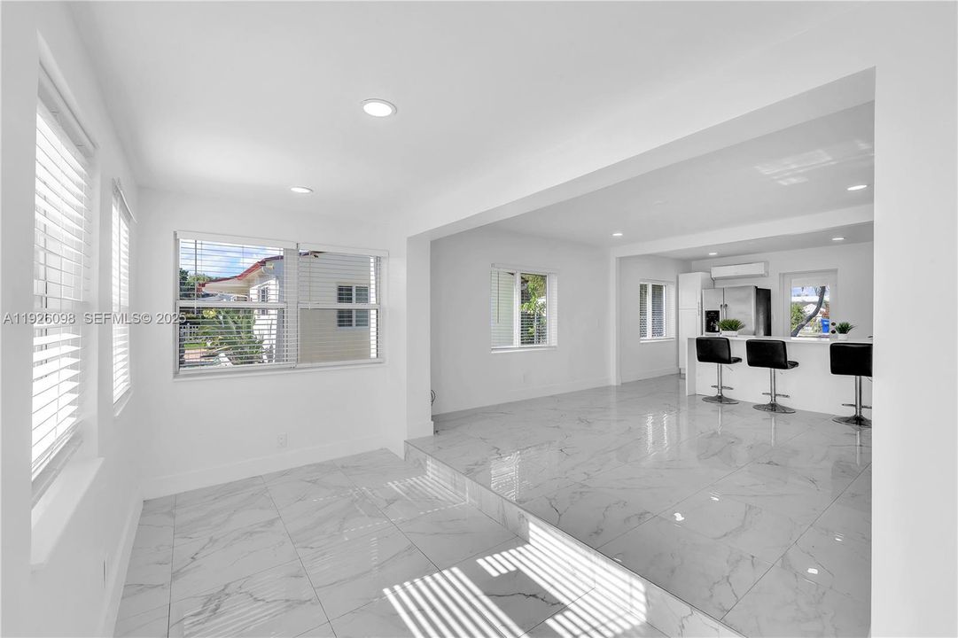 На продажу: $463,000 (2 спален, 1 ванн, 862 Квадратных фут)