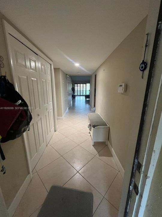 For Rent: $3,000 (2 beds, 2 baths, 1956 Square Feet)