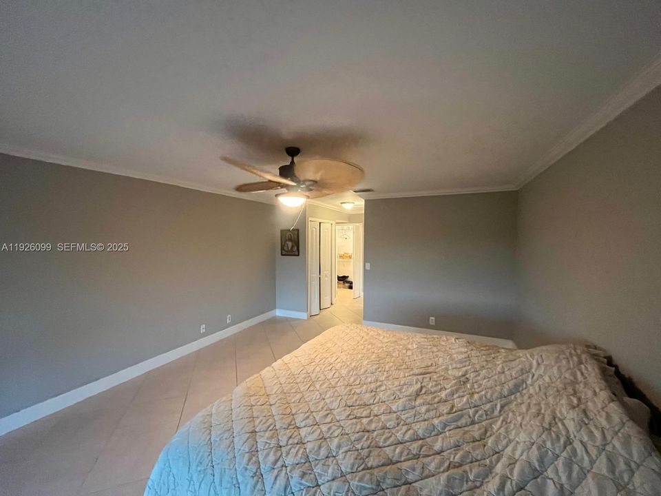 For Rent: $3,000 (2 beds, 2 baths, 1956 Square Feet)