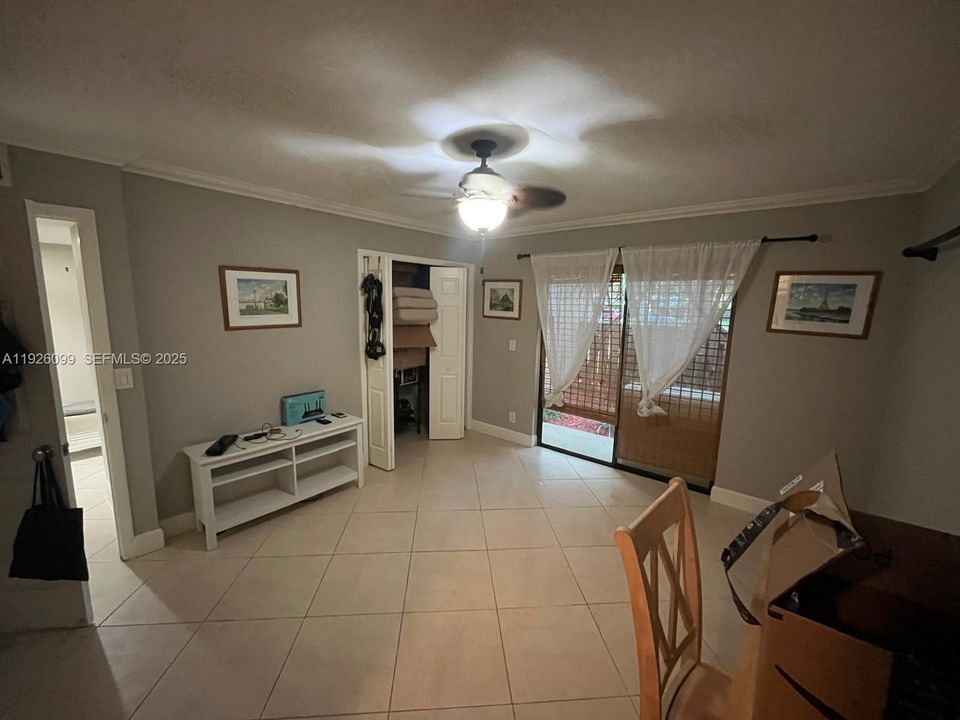 For Rent: $3,000 (2 beds, 2 baths, 1956 Square Feet)