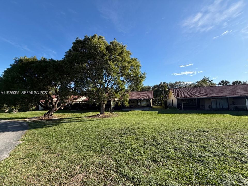 For Rent: $3,000 (2 beds, 2 baths, 1956 Square Feet)