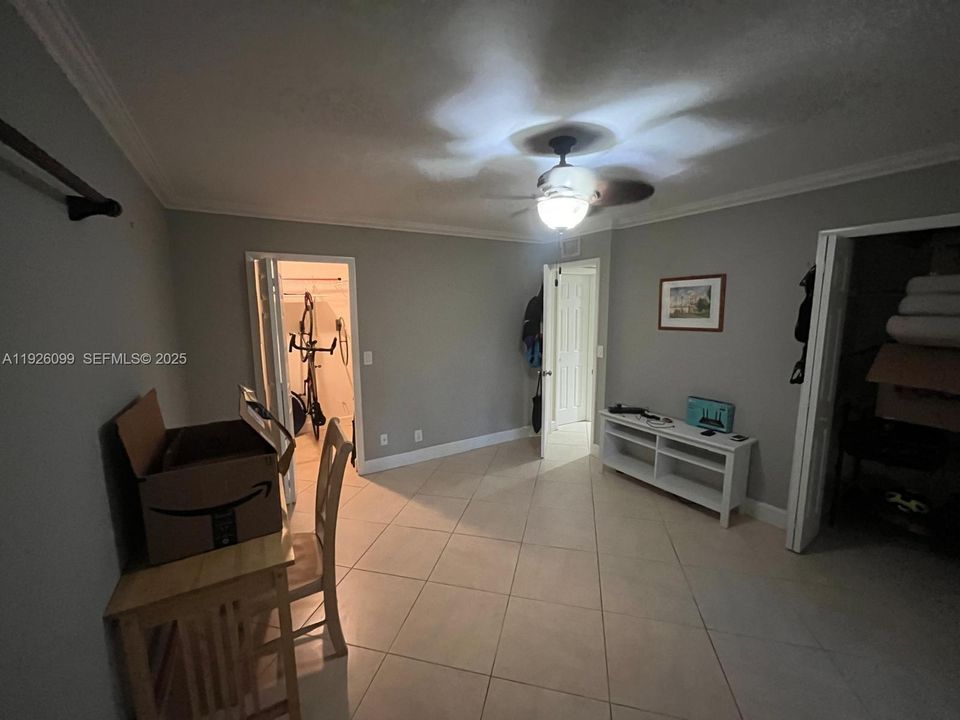 For Rent: $3,000 (2 beds, 2 baths, 1956 Square Feet)