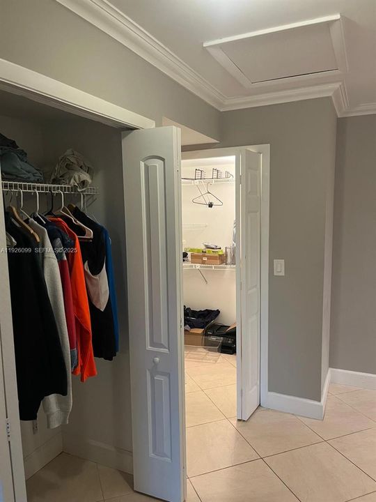 For Rent: $3,000 (2 beds, 2 baths, 1956 Square Feet)