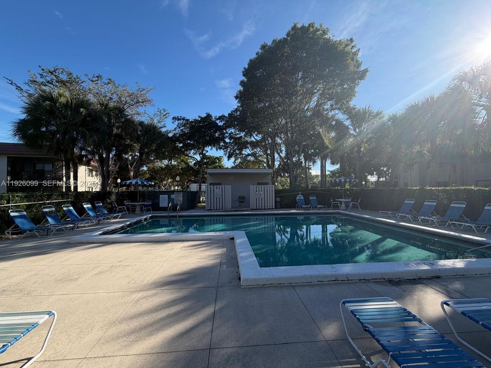 For Rent: $3,000 (2 beds, 2 baths, 1956 Square Feet)