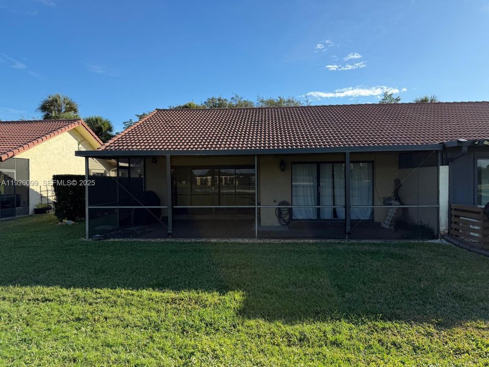 For Rent: $3,000 (2 beds, 2 baths, 1956 Square Feet)