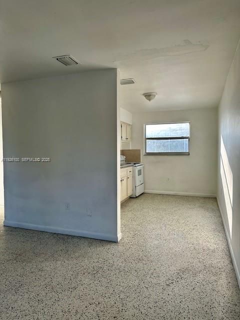 For Rent: $1,550 (1 beds, 1 baths, 7884 Square Feet)