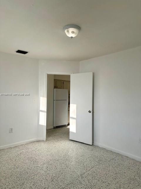 For Rent: $1,550 (1 beds, 1 baths, 7884 Square Feet)