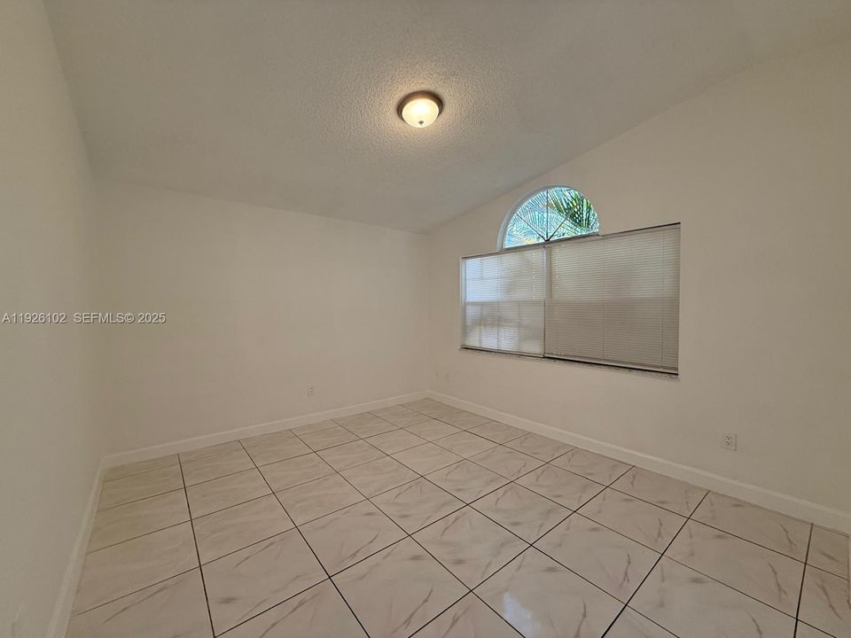 For Sale: $405,000 (2 beds, 2 baths, 1438 Square Feet)