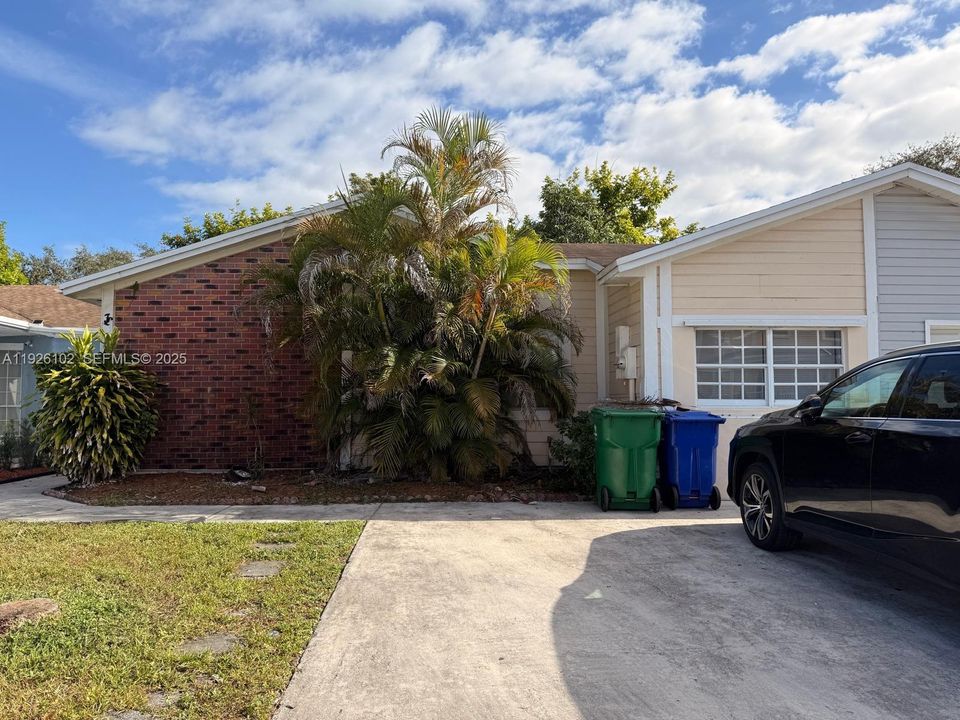 For Sale: $405,000 (2 beds, 2 baths, 1438 Square Feet)