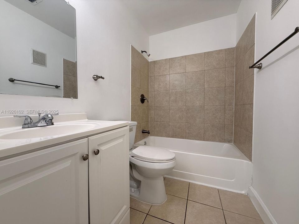 For Sale: $405,000 (2 beds, 2 baths, 1438 Square Feet)