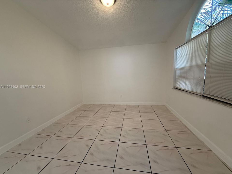 For Sale: $405,000 (2 beds, 2 baths, 1438 Square Feet)