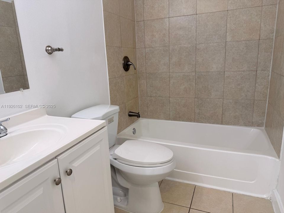 For Sale: $405,000 (2 beds, 2 baths, 1438 Square Feet)