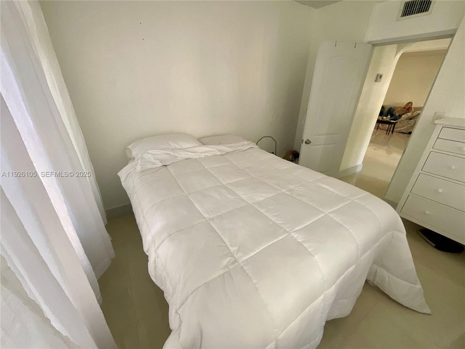 В аренду: $2,825 (3 спален, 1 ванн, 800 Квадратных фут)