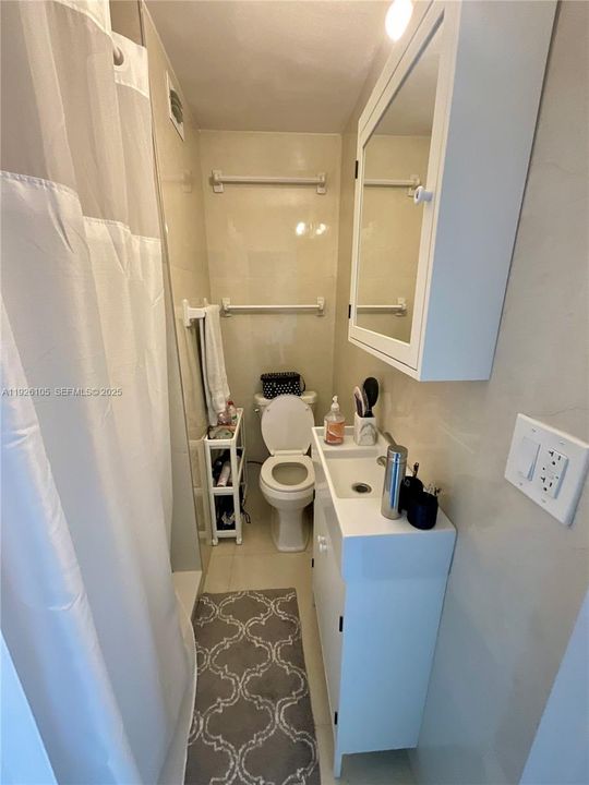 В аренду: $2,825 (3 спален, 1 ванн, 800 Квадратных фут)