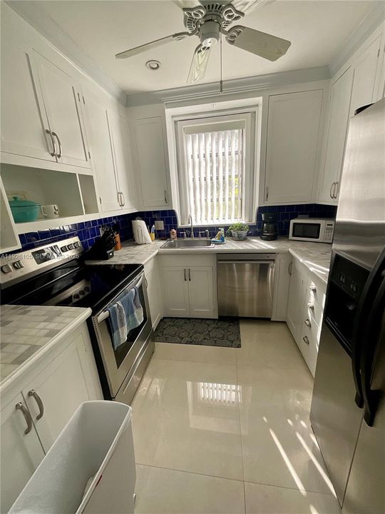 В аренду: $2,825 (3 спален, 1 ванн, 800 Квадратных фут)