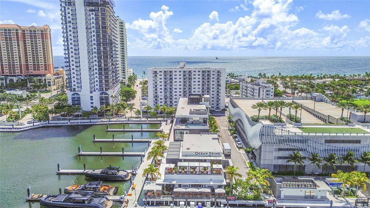 出租: $3,700 (2 贝兹, 1 浴室, 756 平方英尺)